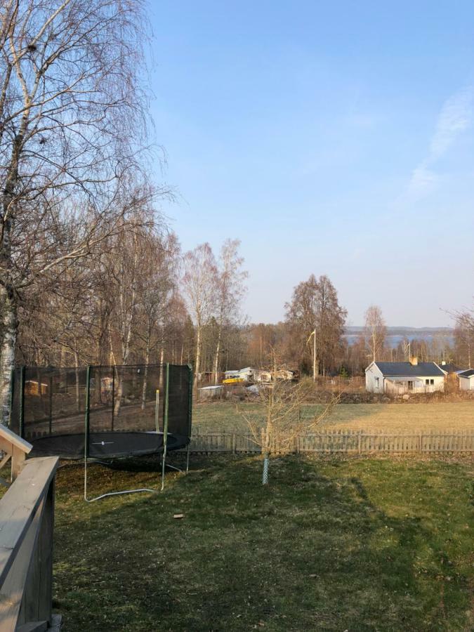 Two Small Guest Houses By Lake Rent Out As One Hjo Bagian luar foto